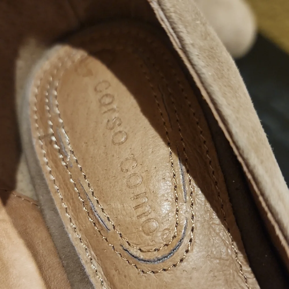 Corso Como Classic Tan Suede Heels - Picture 2 of 7